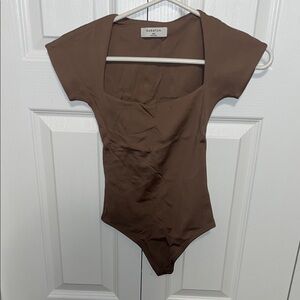 Babaton Cocoa Short Sleeve Bodysuit